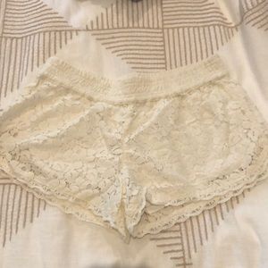 Aritzia Talula White Lace Shorts